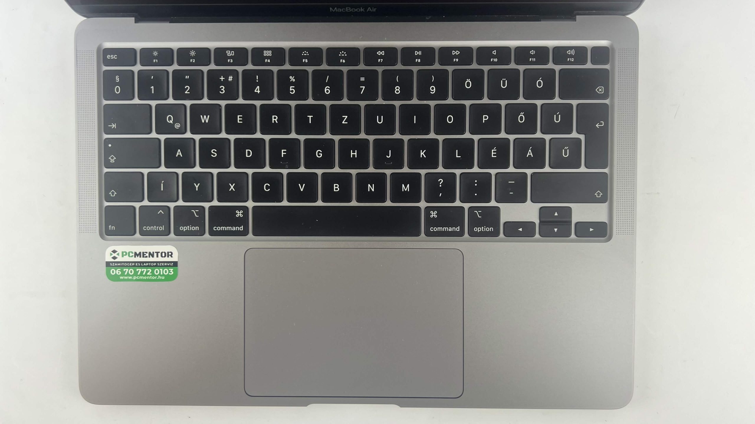 Apple MacBook Air 2020 - Image 2