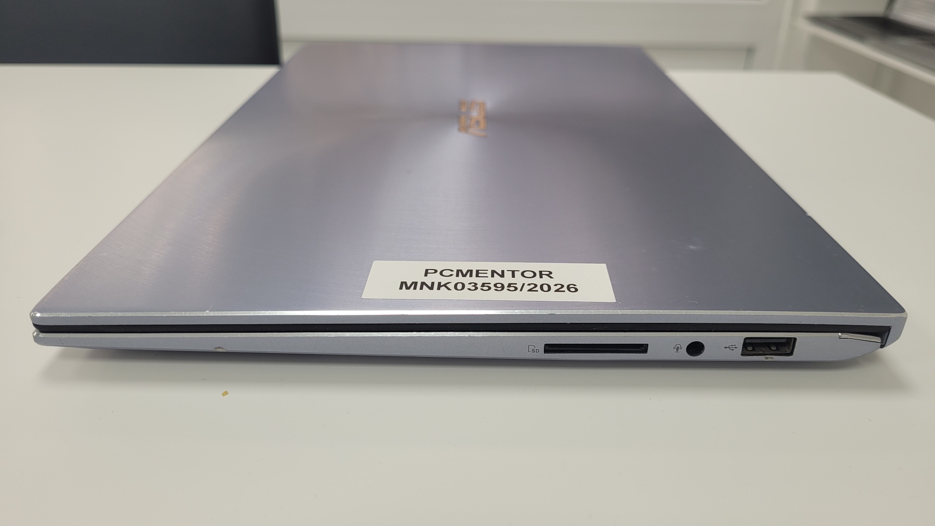 Asus UM431DA-AM044T - Image 4
